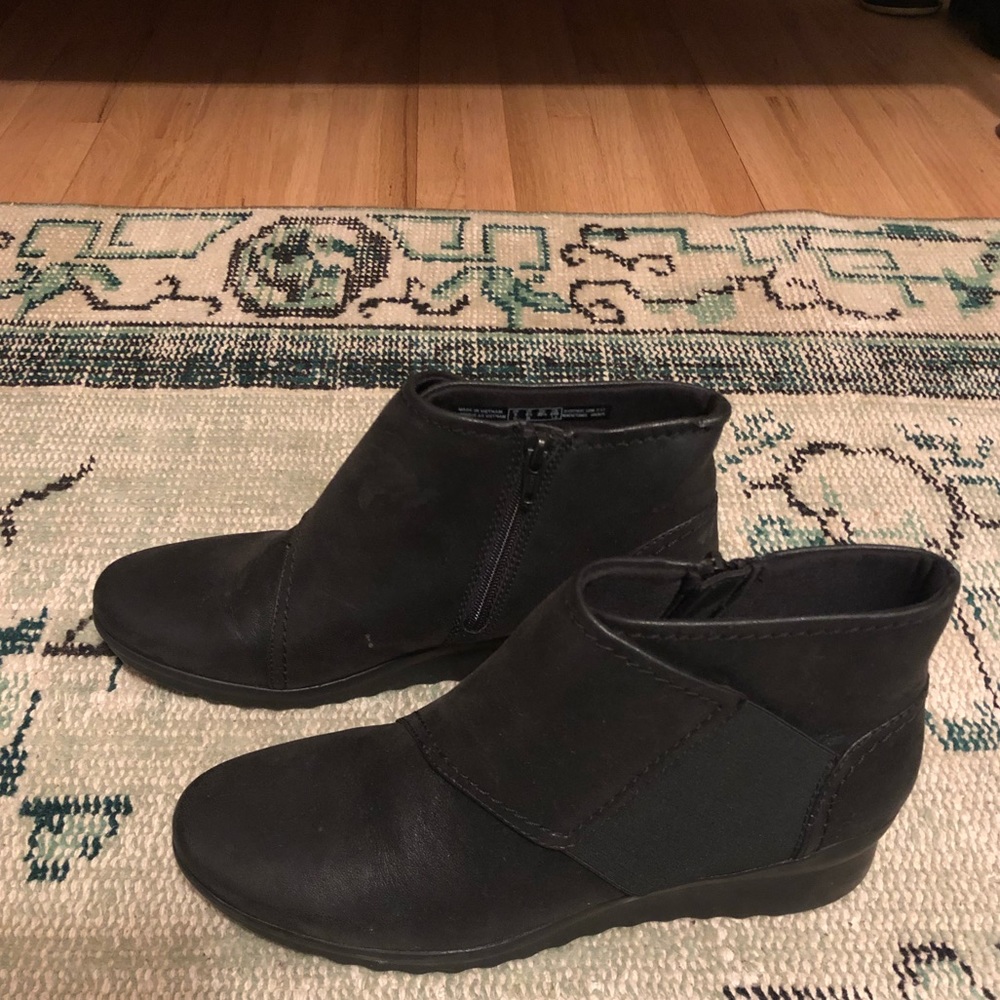 Clarks Cloudsteppers Black Booties - image 4